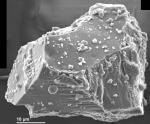 Zrníčko prachu z asteroidu Itokawa dopravené na Zemi japonskou sondou Hayabusa